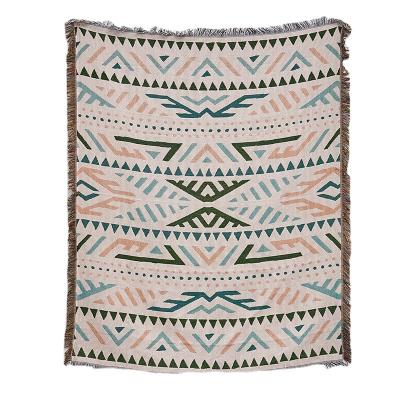 China PORTABLE home deco Selimut anyaman blanket nordic jacquard woven blankets picnic blanket for sale