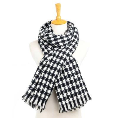 China Small Checks Stoles Unisex Warm Pashmina Shawl Lightweight Cashmere Polyester Apparel Accessory Grid Tassel Feel Cover Scarf Winter for sale