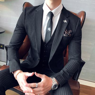 China Anti-pilling Popular African Shawl Lapel 2021 New Best Town Crier Suit Classic Groom Groomsmen Tuxedo for sale