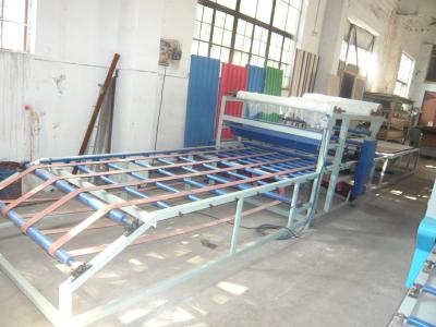 Chine Mur ondulé faisant la machine, propagation de colle/recouvrement/séchant la ligne de processus de fabrication de panneau de paille à vendre