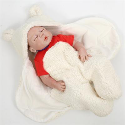 China PORTABLE Cute Animal Newborn Baby Flannel Hooded Fleece Sawddle Sherpa Wrap Blanket for sale