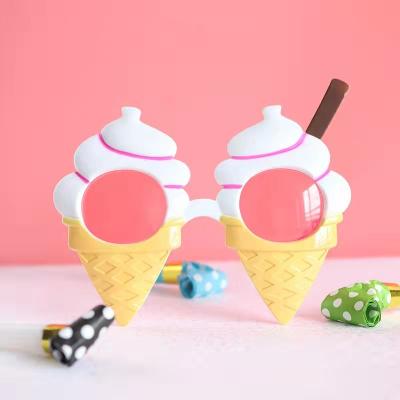 China Polyester 2022 latest fashion children's cute style sunglass kids party sunglasses for sale