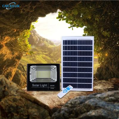 China Outdoor Energy Saving Outdoor Light 25W 40W 60W 100W 200W 300W LED Flood Light Waterproof Solar Flood Lamp for sale