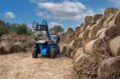 China 4WD 3,5 ton telescopische vorkheftruck met balenklem voor strostapel en papierrol Te koop