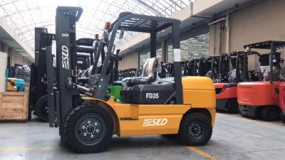 China 3m FD35 ISUZU 4JGP Maschine 3,5 Ton Pneumatic Tire Forklift zu verkaufen