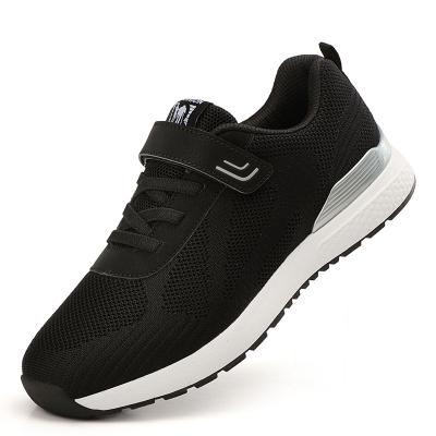 China 2021 Breathable New Comfortable Wholesale Team Suite Sports Shoes for sale