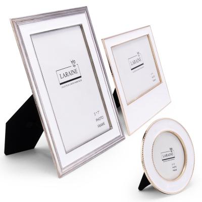 China Gift Metal 3 Pieces Set Pictures Photo Frame High Definition Glass Display Good Quality White Photo For Table Top for sale