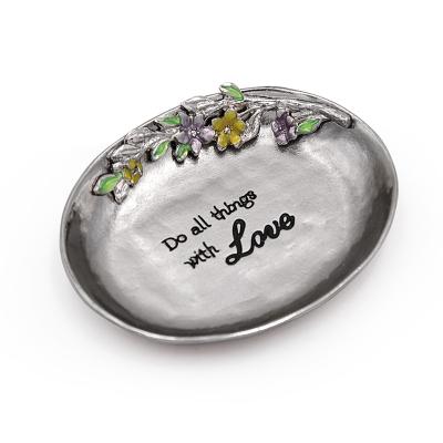 China New Arrival Metal Oval Handmade Trinkets Roll Jewelry Dish Hand Size Jewelry Dish for sale