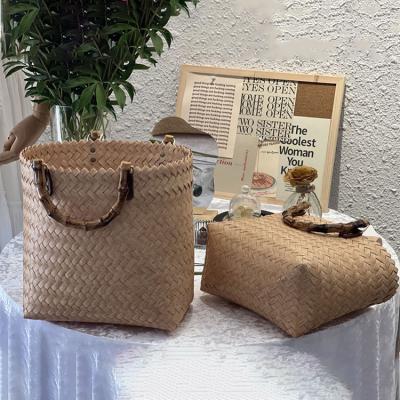 China Fashion Direct Wholesale Standard Plastic Band Large Large Capacity Straw Beach Bags Portable Handbags For Picnic Shopping for sale