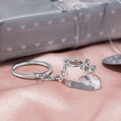 China Environmentally Friendly European Wedding Baby Shoe Crystal Small Glass Shoe Souvenir Gift Keychain Pendant for sale