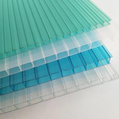 Chine Feuille cellulaire de polycarbonate de feuille creuse colorée de polycarbonate pour couvrir la serre chaude à vendre