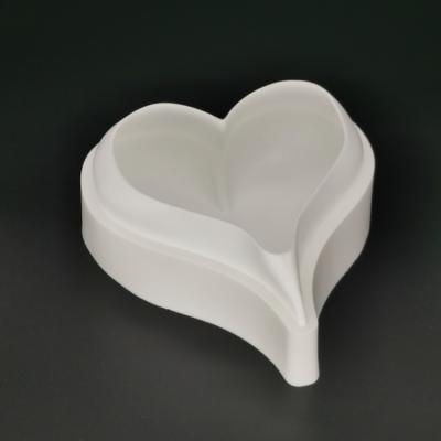 China Newest Sustainable Design Cake Tools Heart Shape Reusable Diy Silicone Pastry Cake Molds for sale