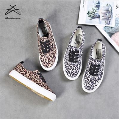 China 2018 Fashion Trend Ladies High Quality Wholesale Women Casual Canvas Shoes for sale