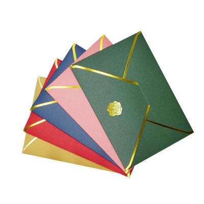 China Gift & Custom Craft Envelope Hotel Black Cardboard Recycled Envelopes With Logo Gold Letter Foil Wrapping Paper Premium Envelope Paper for sale