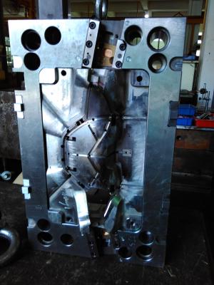 China High Precision Multi Cavity mold plastic injection moulding metal mould for sale