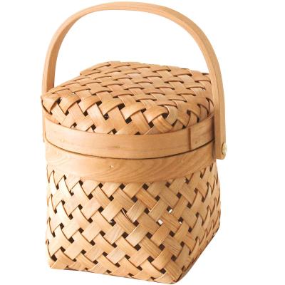 China Viable Natural Wooden Fruit Snacks Basket Handmade Chip Woven With Lid Mini Bridesmaid 1PC Wooden Storage Basket for sale