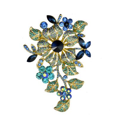 China ALLOY European and American Fashion Brooch Pin Exquisite Exaggerated Flower Brooch Custom Brooches for sale