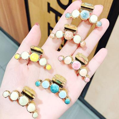 China New Temperament Hair Clip Tops Girl's Fashionable Hair Ornaments Broken Edge Hair Clip Alloy Hair Jaw Clips for sale