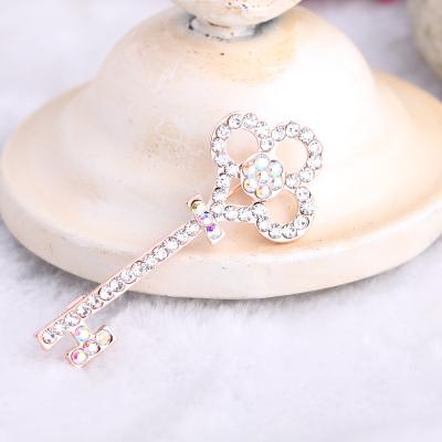 China Fashion style bulk rhinestone key brooches rhinestone crystals brooches clothing accessories for sale