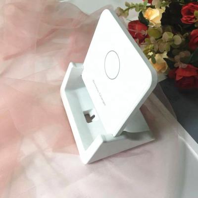 China Best Wireless Charging Mobile Phone Charger Trending Wireless Selling 10W Qi Fast Charging Wireless Charger Stand For iPhone for sale