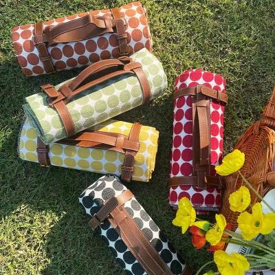 China 2022 Oxford Custom Extra Large Portable Plaid Picnic Outdoor Waterproof Blanket Outdoor Rubber Step Mats Covering for sale