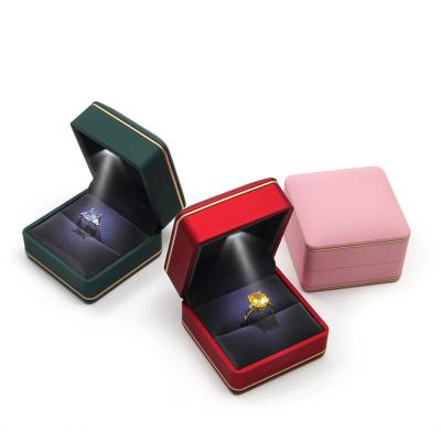 China Fashionable Wholesale High End Fine Pendant Logo Printing Luxury Jewelry Box Custom Made With Led Storage Box for sale