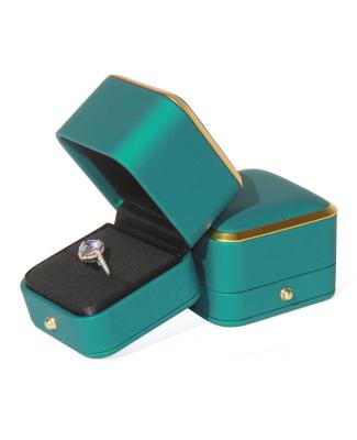 China Custom Made Wholesale Fashionable Logo Luxury Flip Rounded Corners Phnom Penh PU Jewelry Leather Gift Box for sale