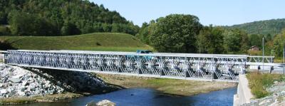 China Steel Structure Temporary Bridge Construction / Pre Engineered Pedestrian Bridges for sale