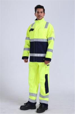 Cina Rivestimento ignifugo del lavoro del tessuto CVC di EN20471 Hivis, il rivestimento riflettente degli uomini in vendita