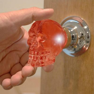 China Modern Crystal Door Knobs Coolest Skull Interior Glass Door Knobs Passive Crystal Door Knob for sale