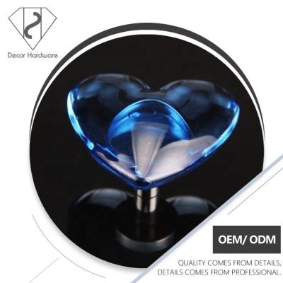 China Modern Crystal Fancy Single Hole Heart Shape Kitchen Glass Cabinet Door Handles Glass Knob for sale