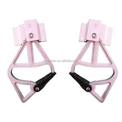 China Movable Ladder Ladder Ladder Accessories Elevator Guide Plum Blossom Teeth Disc Buckle Rope Telescopic Hook Pulley for sale