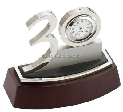 China Wooden Europe Office Desk Decorations with Gemstone Clock for Exceptional Workers Awards for sale