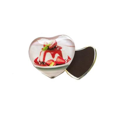 China Durable Souvenir 2020 New 3D Custom Heart Shape Strong Magnet Glass Fridge Magnet for sale