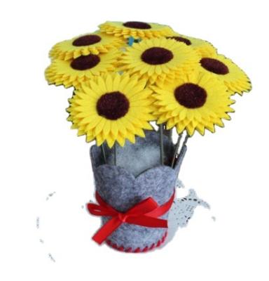 China Indor Decoration Factory Custom Design 2,3,4,5 Years High Quality Child's Education Wool Felt Flower DIY Toys Vase Craft Has felt flower pot diy for sale