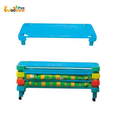 China Kindergarten Furniture Kindergarten Furniture Mesh Cloth Flame Retardant Waterproof Bedspread Plastic Baby Crib Set for sale