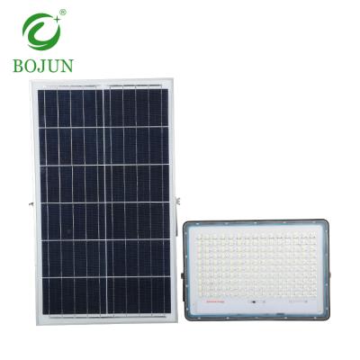 China Super Bright Aluminum Ip66 60w 100w 200w 300w SMD Outdoor Waterproof Solar Led Garden Flood Light for sale