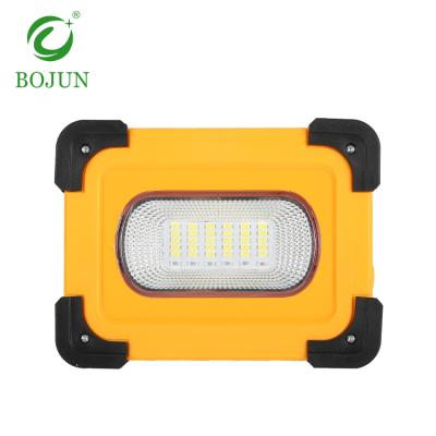 China Garden Emergency Ip65 60w 80w Portable Waterproof Outdoor Rechargeable Led Solar Light for sale