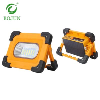 China Garden Usb Charging Ip65 60w 80w Outdoor Waterproof Portable Rechargeable Led Solar Lamp for sale