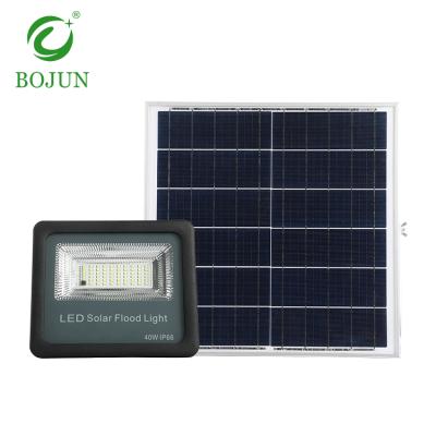 China Outdoor Waterproof Ip66 Brightness 40w 60w 120w 200w 300w High Brightness SMD Sports Stadiums Led Solar Flood Lighting for sale