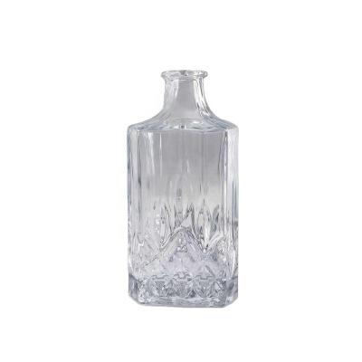 China Reasonable Price 700ml Beverage Liquor Bottles Luxury Glass Bottles For Liquor for sale