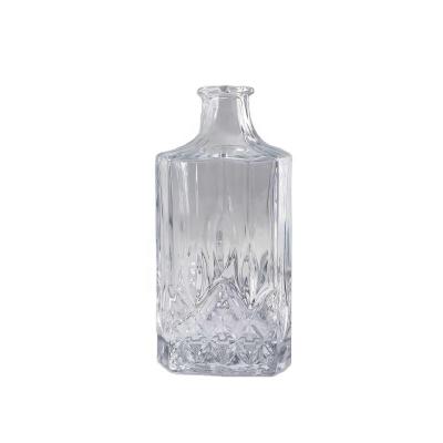 China 700ml Clear Empty Square Glass Beverage Bottle For Gin Vodka Whiskey Rum Tequila Liquor Flint Glass Bottle for sale