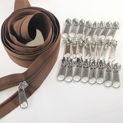 China Viable many kinds of zippers for metering long chain for sale for sale