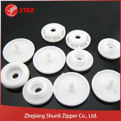 China Dry Cleaning Accessories Four Piece Per Coat Workbench T3 T5 T8 Plastic Snap Button for sale