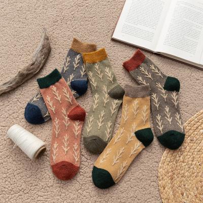 China Wholesale Antibacterial Thick Comfortable Wool Fluffy Warm Woman Winter Socks Fancy Tree Pattern Christmas Women Warm Woolen Socks for sale