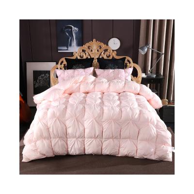 China High Qulity Warm Bedding Feather Comforter Insert Premium Heat Corner Tabs Goose Down Comforter for sale