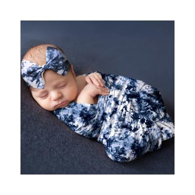 China New Design Anti-static American Baby Wraps Cloth Printed Satin Bow Newborn Headband Wraps Covering Set for sale