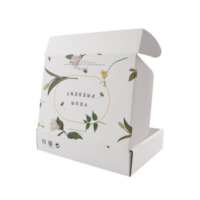 China Recycled Materials Custom Printed Corrugated Box White Folding Paper Boxes For Colth for sale