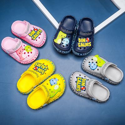 China Lightweight Children's Slippers 2021Summer New Children's Dinosaur Pattern Hole Beach Shoes for sale