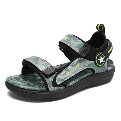 China Lightweight Children's Sandals 2021 New Summer Students Boys Girls Big Camouflage Open-Toed Beach Shoes for sale